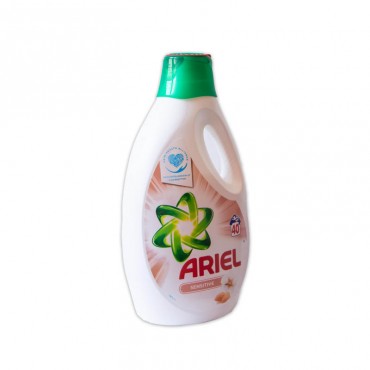 Detergent lichid Ariel Sensitive 40 spalari 2.6l